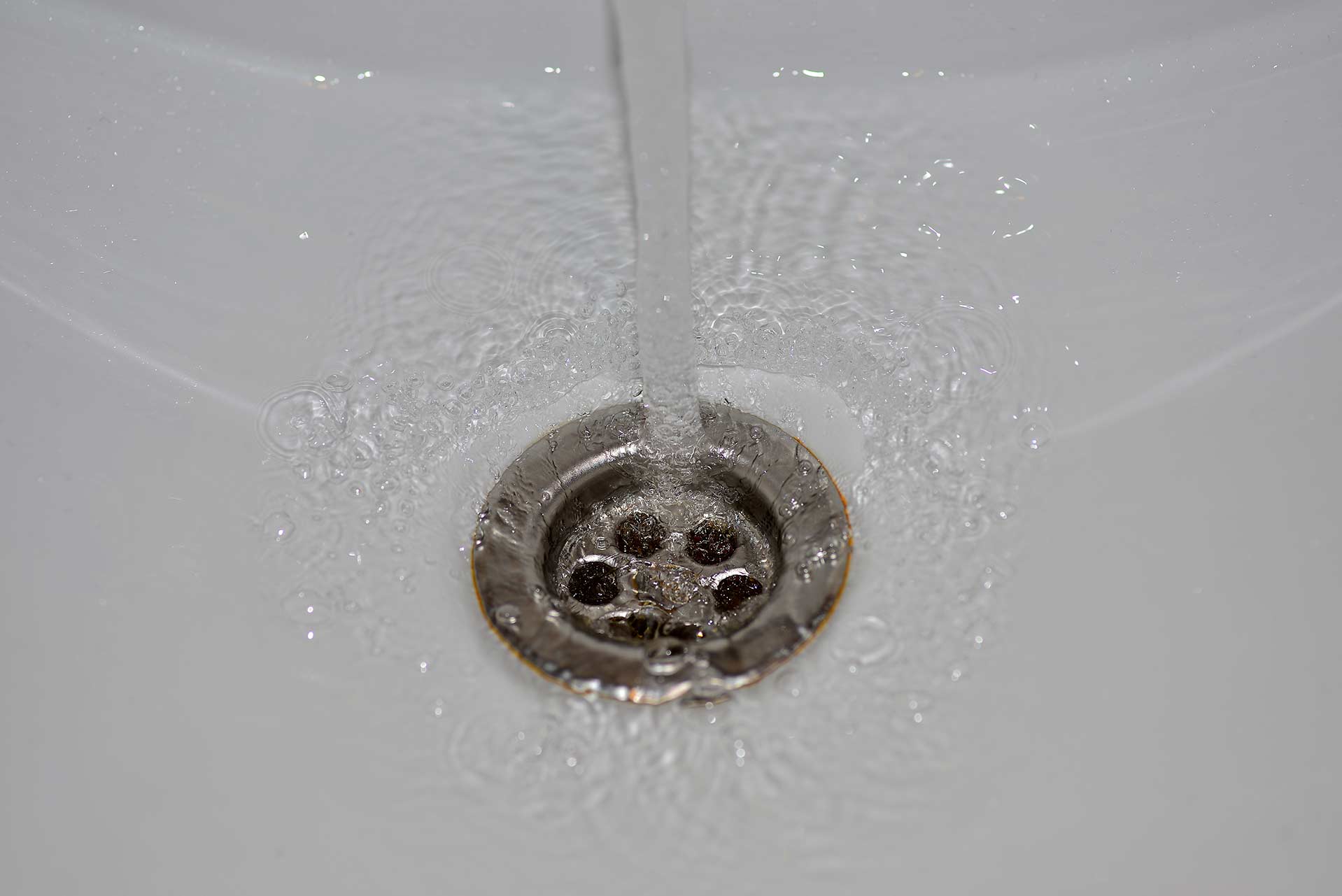 A2B Drains provides services to unblock blocked sinks and drains for properties in Bottesford.